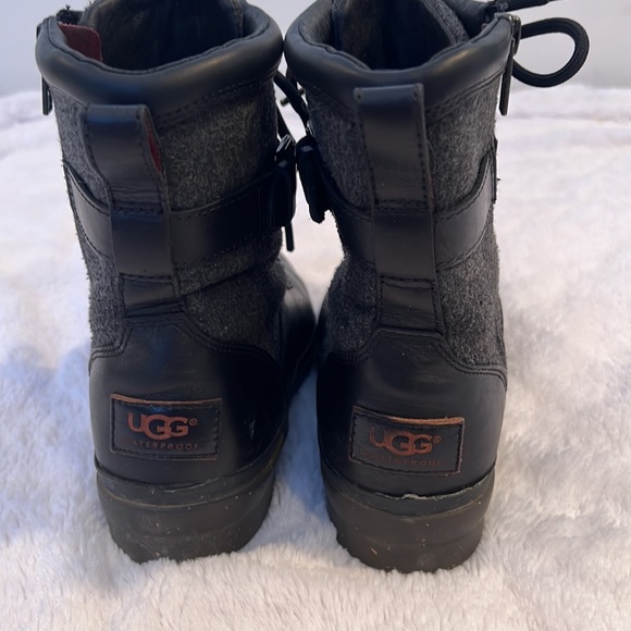 Ugg waterproof boots. Size 7 - Picture 4 of 9